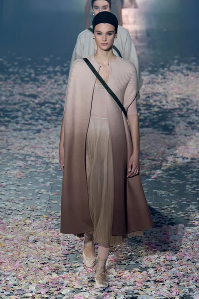 Look 29